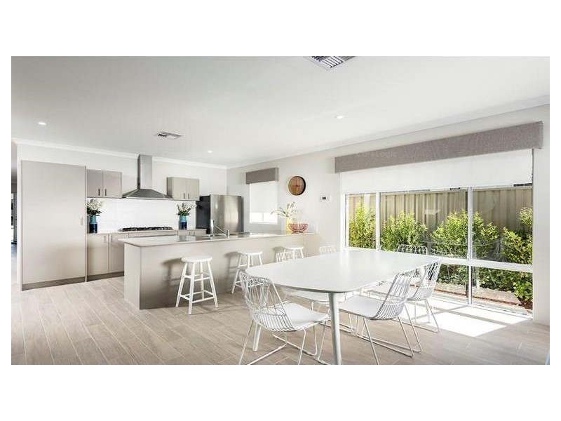 18 Barakee Road, Wandi WA 6167