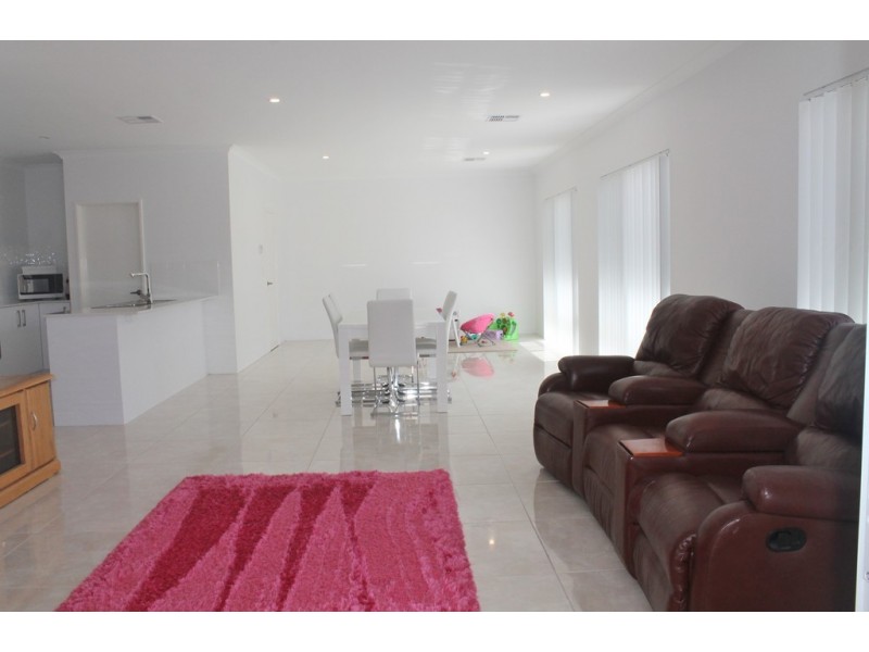 6 Yacht Way, Two Rocks WA 6037