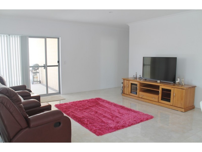 6 Yacht Way, Two Rocks WA 6037