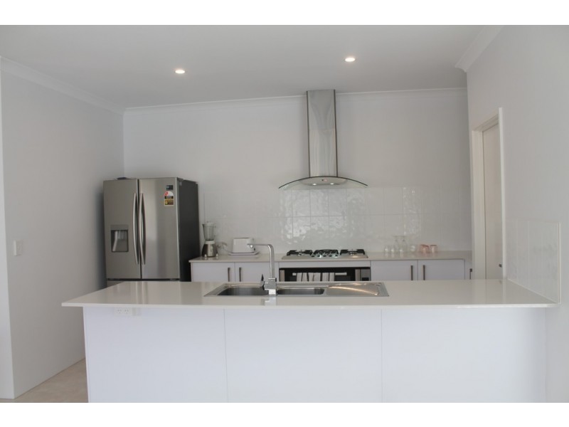 6 Yacht Way, Two Rocks WA 6037