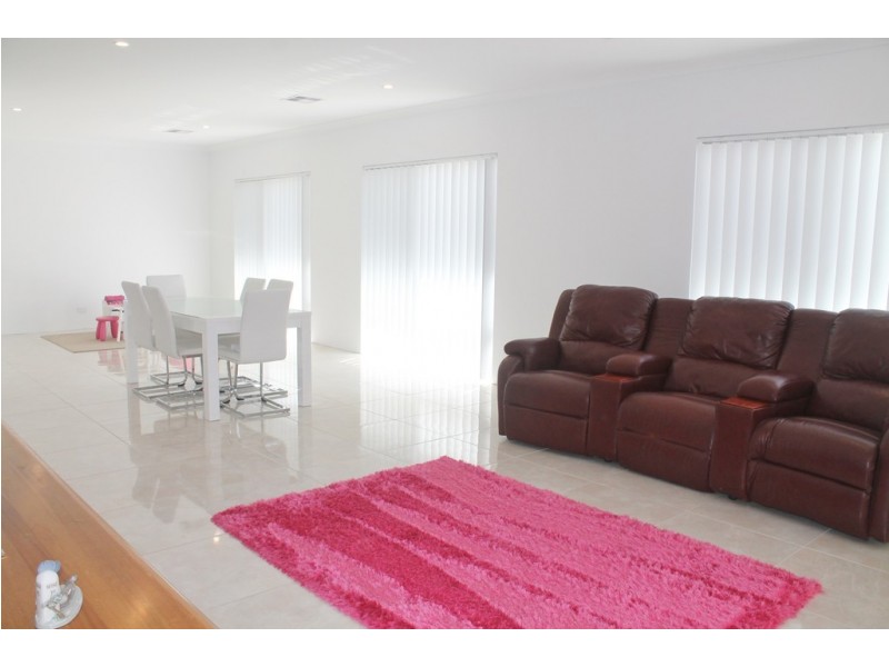 6 Yacht Way, Two Rocks WA 6037