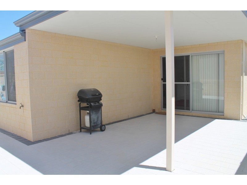 6 Yacht Way, Two Rocks WA 6037