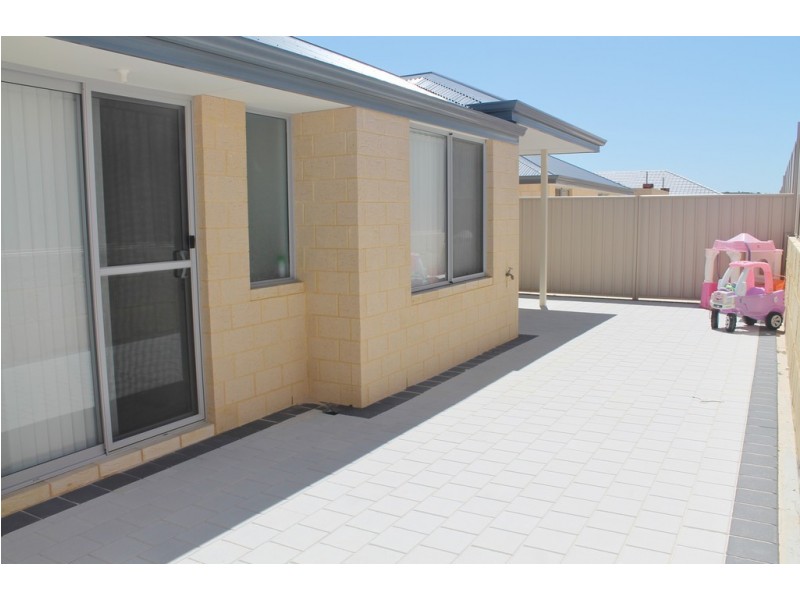 6 Yacht Way, Two Rocks WA 6037