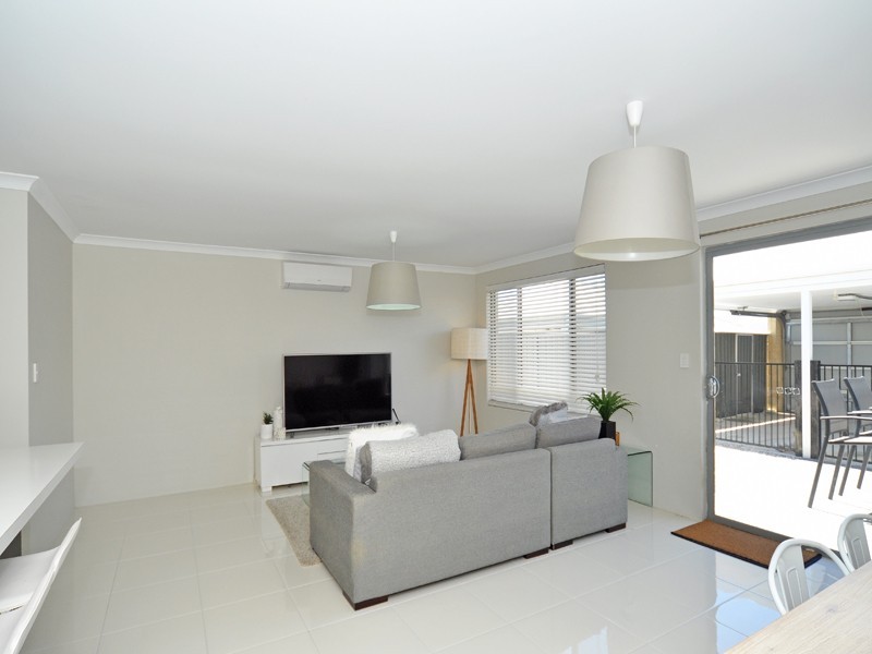 6 Hexham Terrace, Alkimos WA 6038