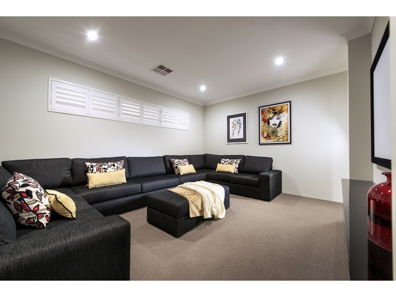 8 Solandri Bend, Banksia Grove WA 6031