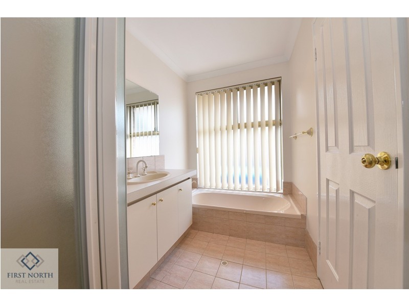 38 Clarafield Meander, Tapping WA 6065