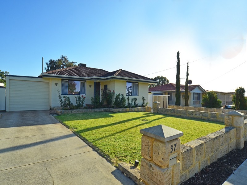 37 Buntine Way, Girrawheen WA 6064