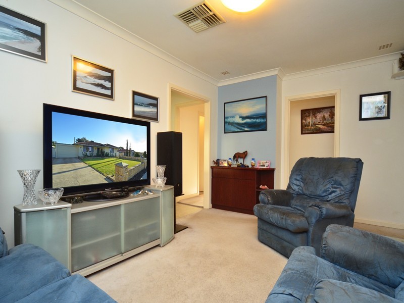 37 Buntine Way, Girrawheen WA 6064