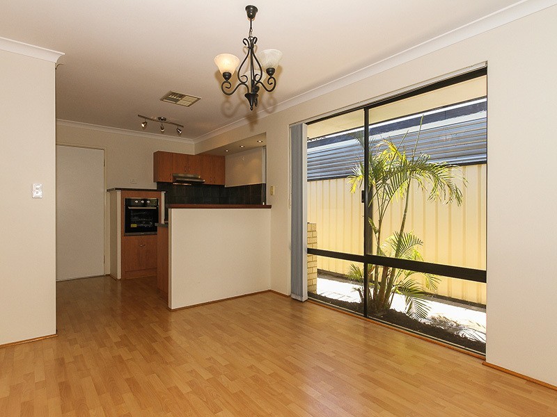 26 Lyndavale Loop, Carramar WA 6031