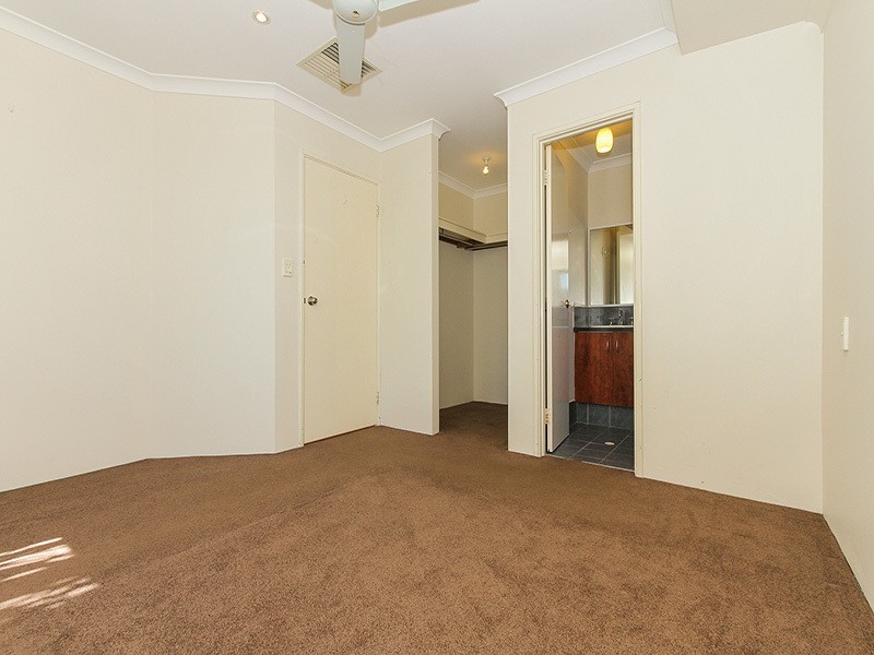 26 Lyndavale Loop, Carramar WA 6031
