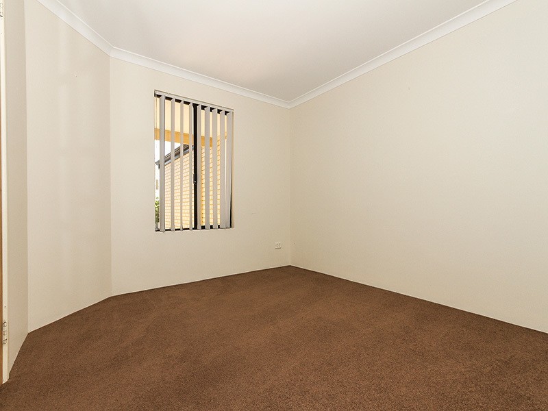 26 Lyndavale Loop, Carramar WA 6031