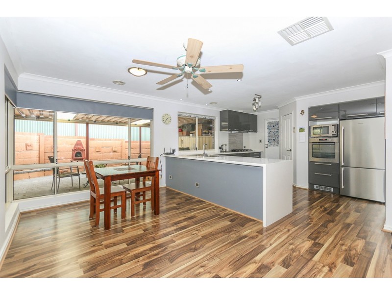 16 Rutherglen Circle, Kinross WA 6028