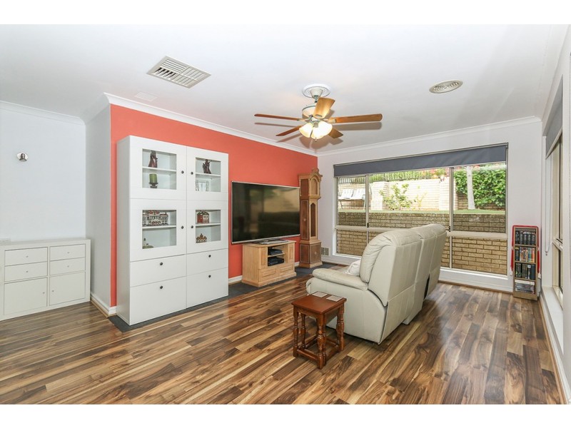 16 Rutherglen Circle, Kinross WA 6028