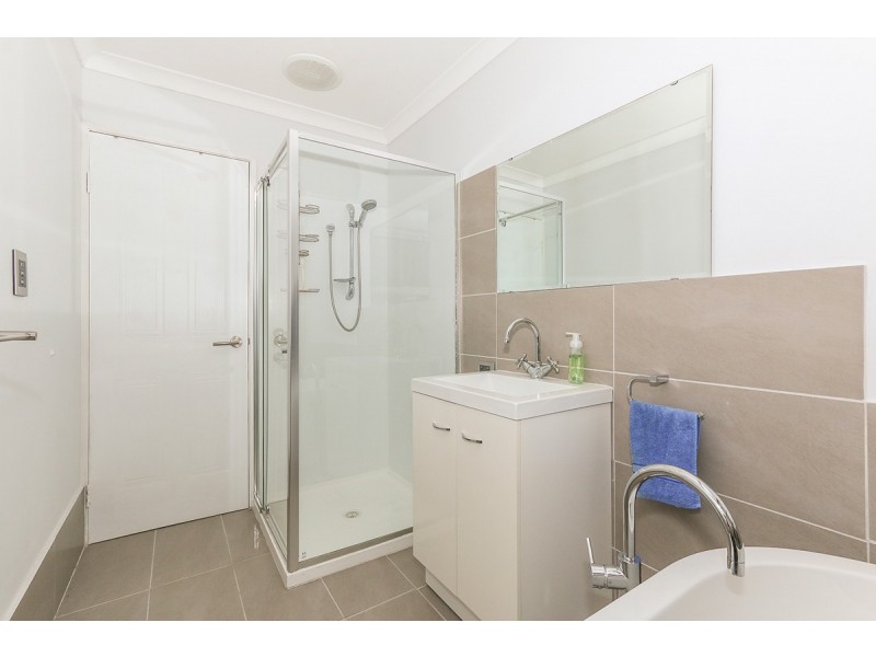 16 Rutherglen Circle, Kinross WA 6028