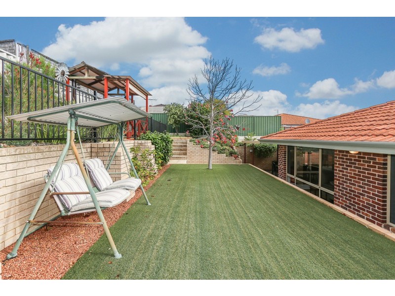 16 Rutherglen Circle, Kinross WA 6028