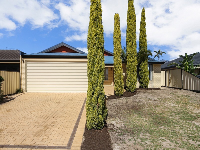 26 Lyndavale Loop, Carramar WA 6031
