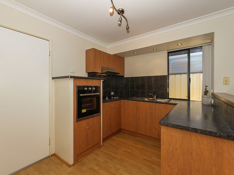 26 Lyndavale Loop, Carramar WA 6031