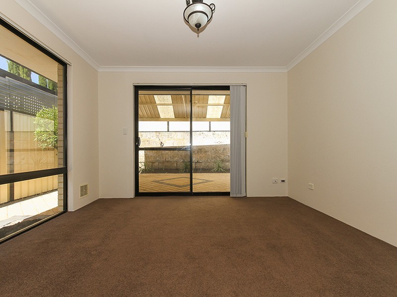 26 Lyndavale Loop, Carramar WA 6031