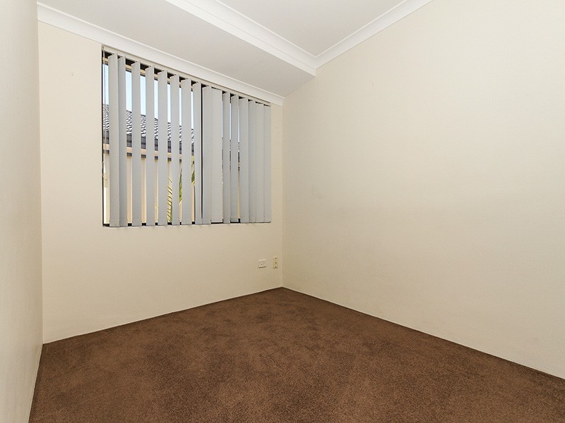 26 Lyndavale Loop, Carramar WA 6031