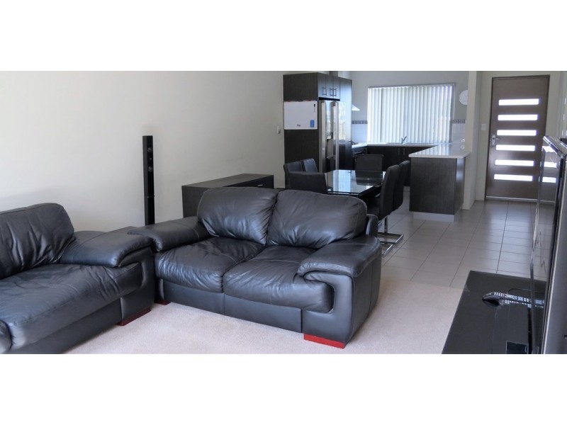 44 Nashville Loop, Currambine WA 6028