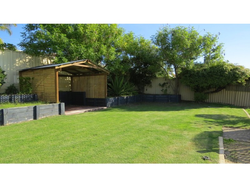 16 Wayfarer Rd, Heathridge WA 6027