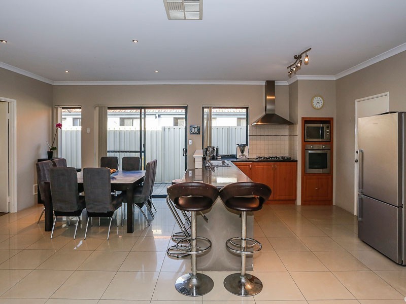 5 Ankuri Pass, Carramar WA 6031