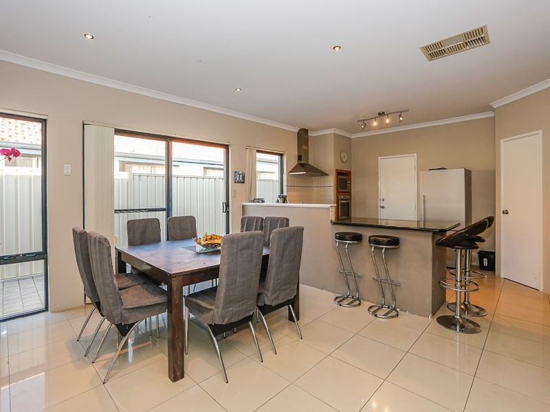 5 Ankuri Pass, Carramar WA 6031