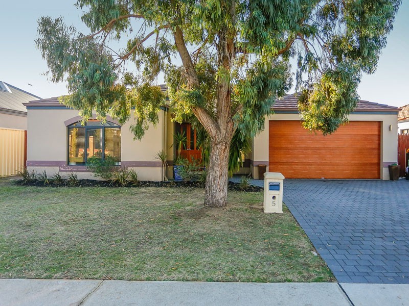 5 Ankuri Pass, Carramar WA 6031