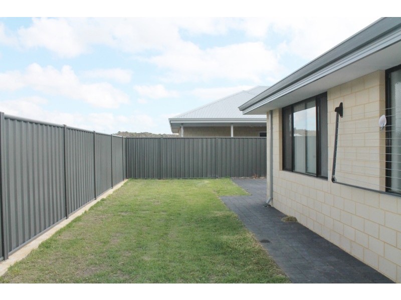 18 Danbulla Loop, Yanchep WA 6035