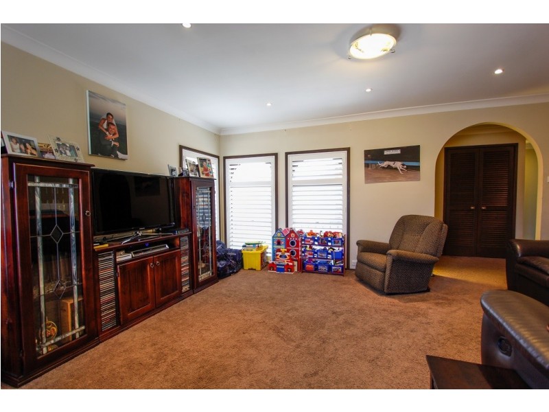 40 Rugby Crescent, Chipping Norton NSW 2170