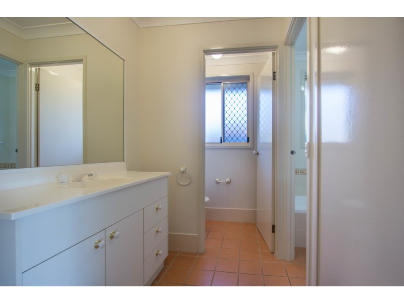 5 Wombeyan Court, Wattle Grove NSW 2173