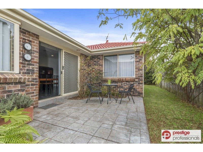 33 Daintree Drive, Wattle Grove NSW 2173