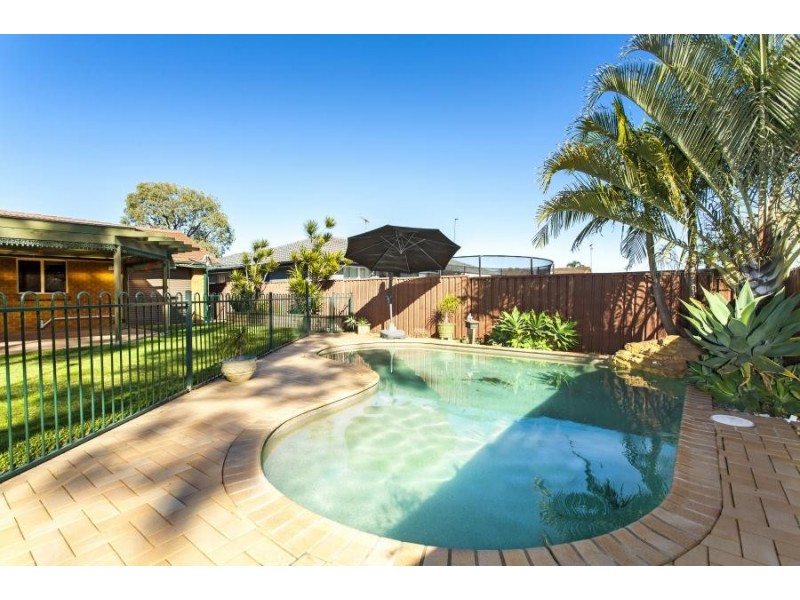 11 Magree Crescent, Chipping Norton NSW 2170