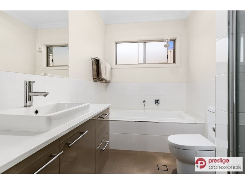 6 Binara Close, Hammondville NSW 2170