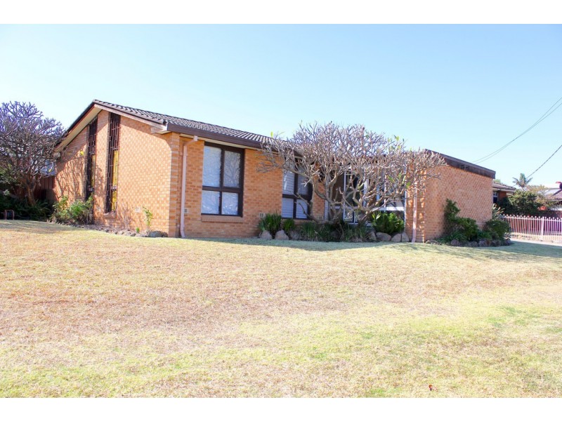 2 Holly Avenue, Chipping Norton NSW 2170