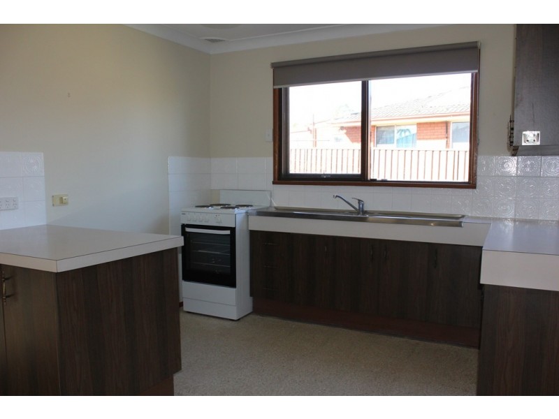 2 Holly Avenue, Chipping Norton NSW 2170