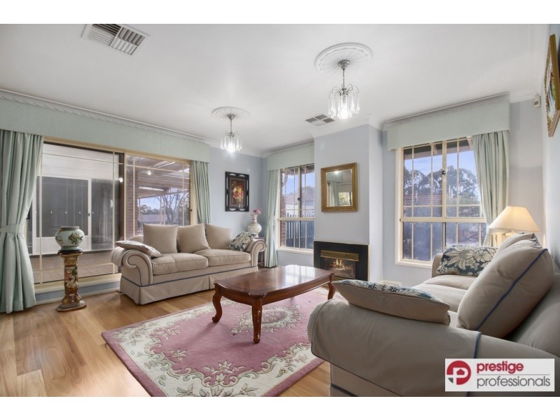 52 Woburn Abbey Court, Wattle Grove NSW 2173