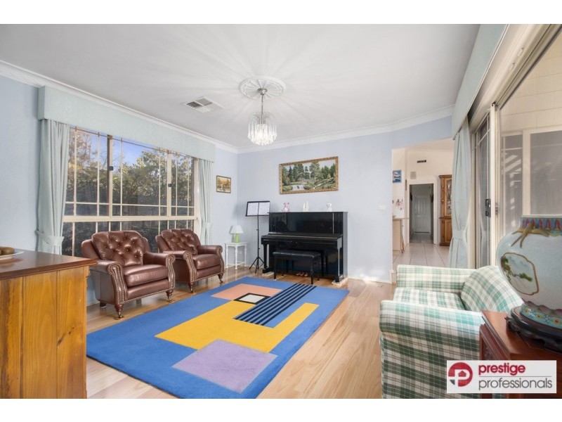 52 Woburn Abbey Court, Wattle Grove NSW 2173