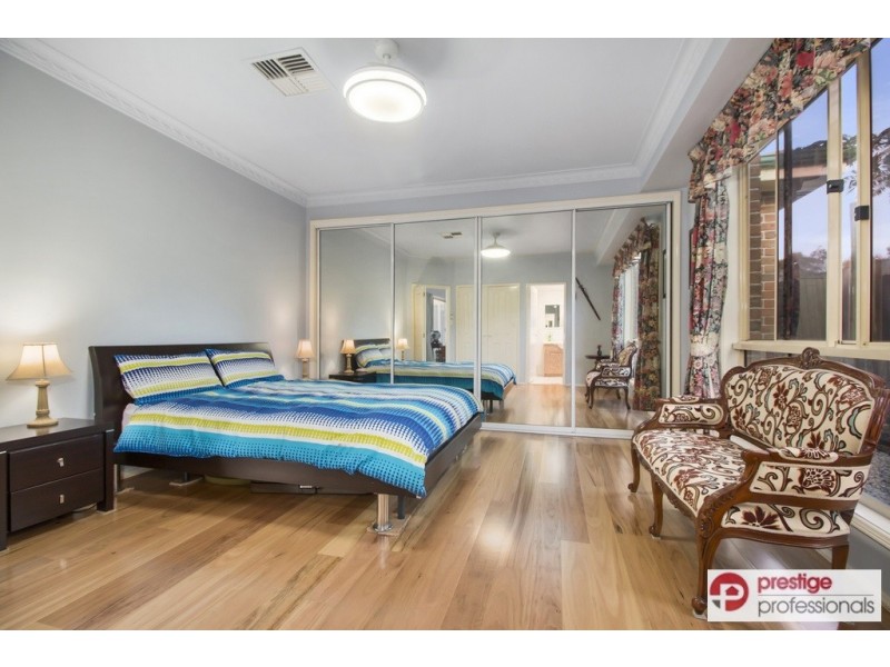 52 Woburn Abbey Court, Wattle Grove NSW 2173