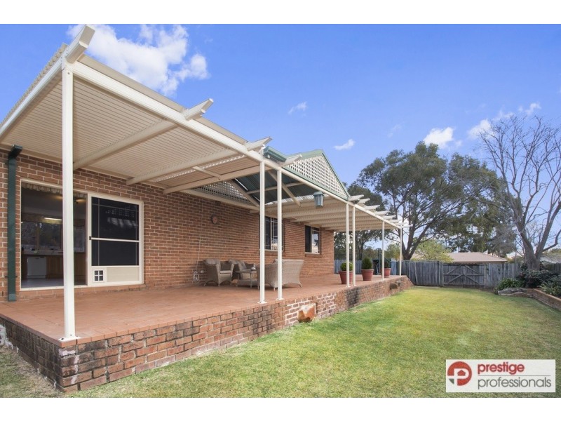 52 Woburn Abbey Court, Wattle Grove NSW 2173
