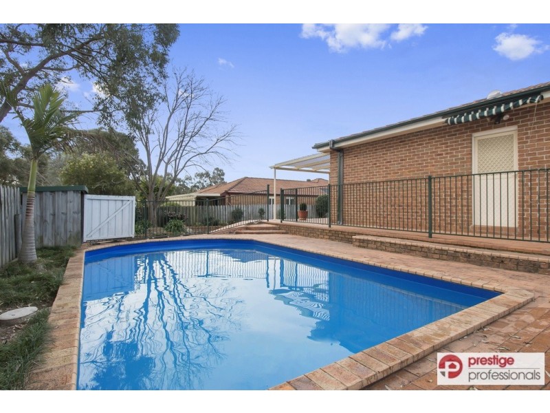 52 Woburn Abbey Court, Wattle Grove NSW 2173