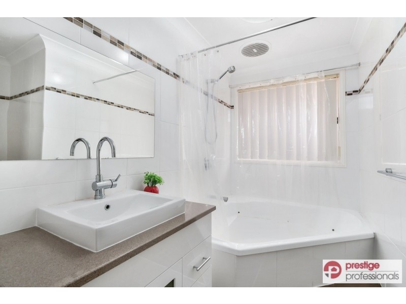 20 Kinchega Court, Wattle Grove NSW 2173