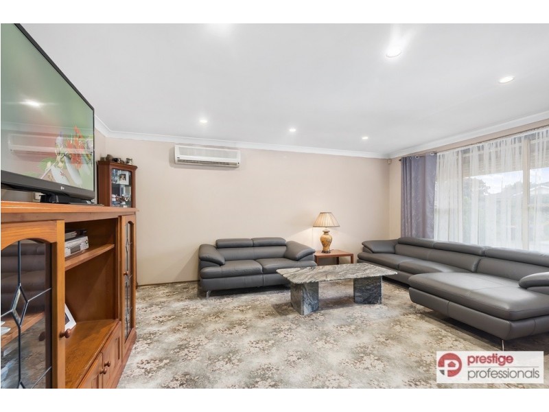 2 Booree Court, Wattle Grove NSW 2173