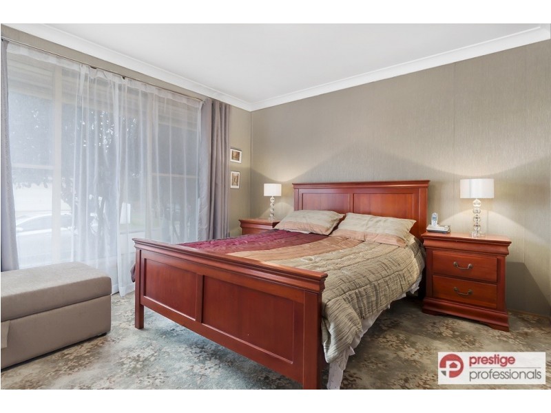 2 Booree Court, Wattle Grove NSW 2173