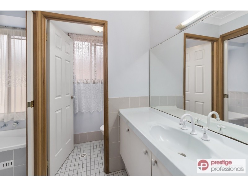 2 Booree Court, Wattle Grove NSW 2173