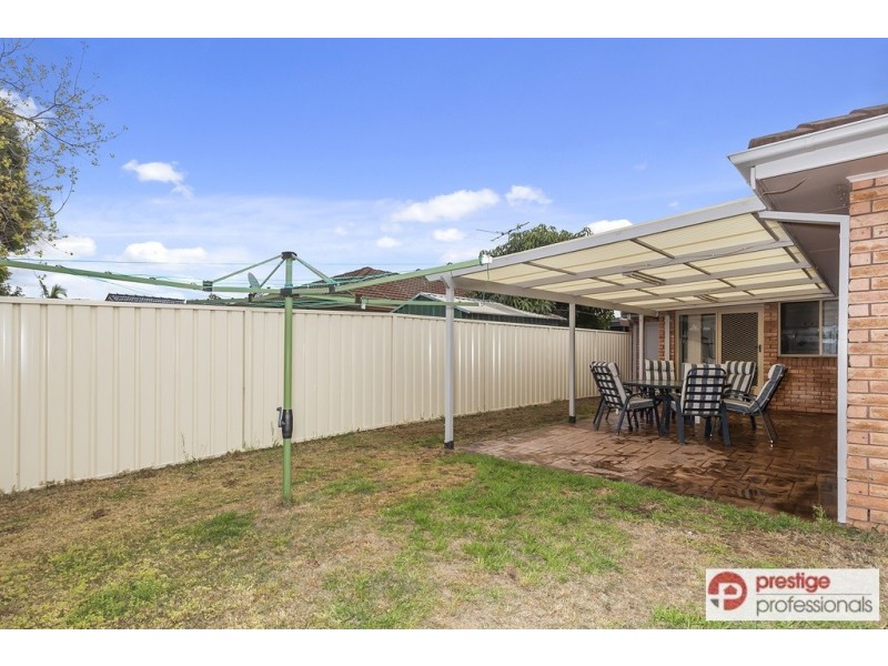2 Booree Court, Wattle Grove NSW 2173