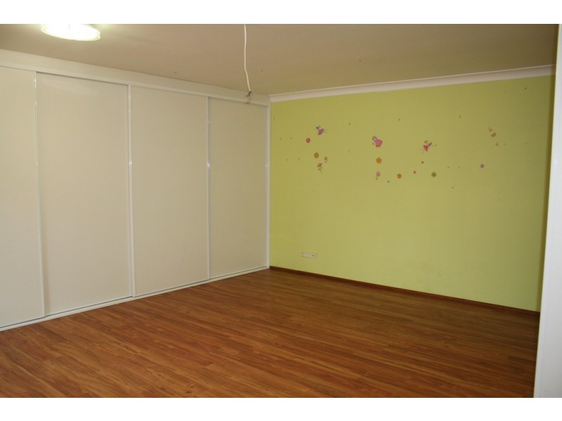 3 Booree Court, Wattle Grove NSW 2173