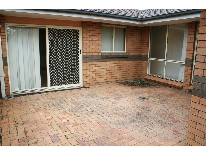 3 Booree Court, Wattle Grove NSW 2173