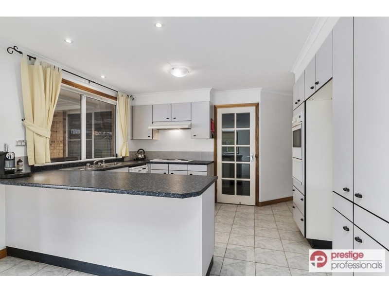 22 Burdekin Court, Wattle Grove NSW 2173