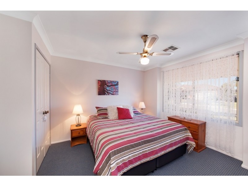 13 Gracemere Court, Wattle Grove NSW 2173